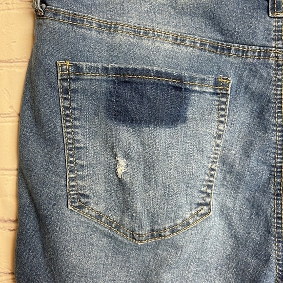 New Directions Printed Denim Shorts - Picture 8 of 16